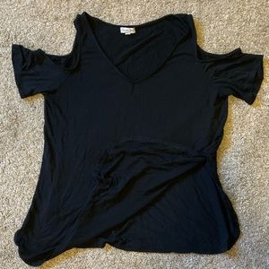 Cold shoulder top with side slits 5 for 25!